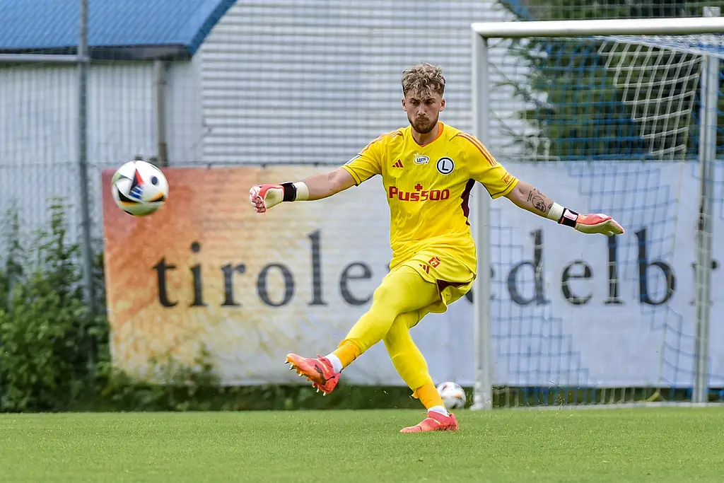 Legia Warsa joins the expansion of the contract with a original player!